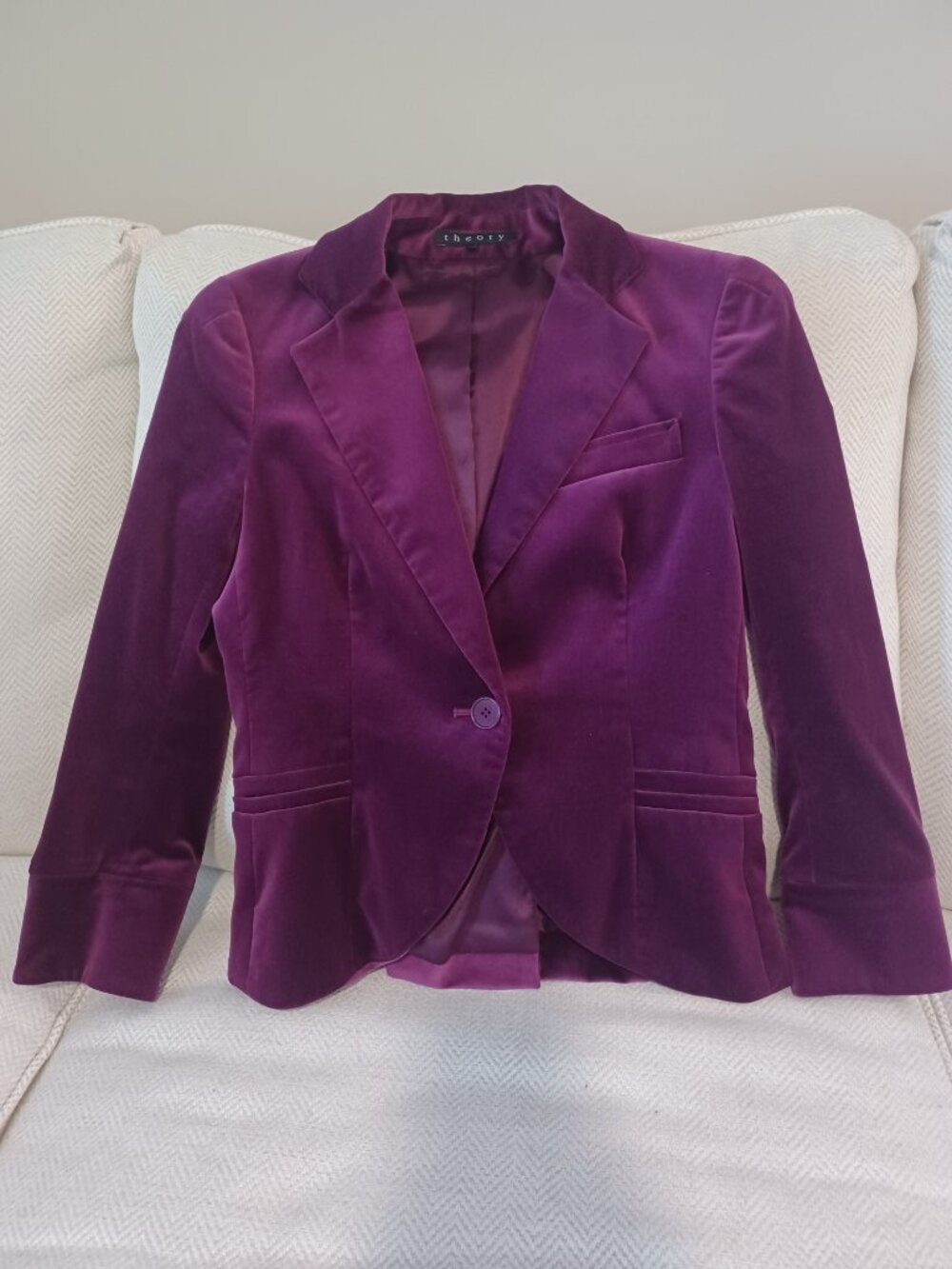 THEORY Velvet Fitted Blazer Size 2 NWOT - Picture 2 of 6